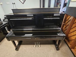 YAMAHA U1M UPRIGHT PIANO MADE IN JAPAN IN 1982