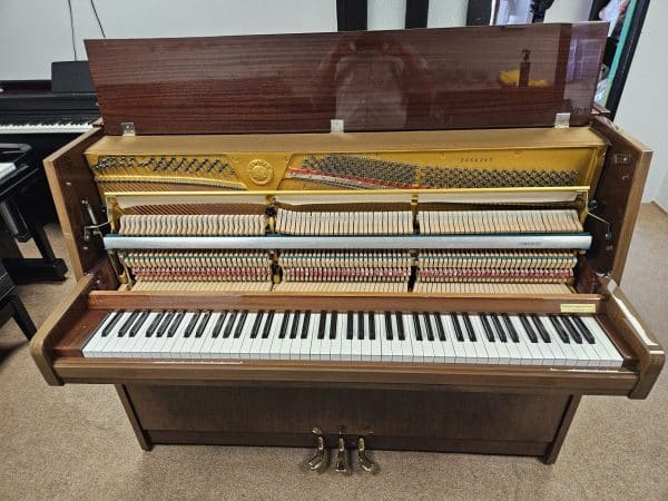 YAMAHA C108 UPRIGHT PIANO MADE 1976