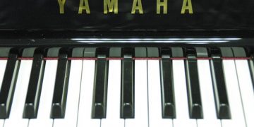   Yamaha Pianos